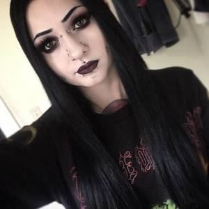 Meet your Posher, Hali